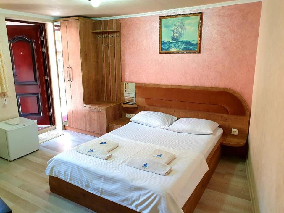 Hotel Old Star Batumi Exterior photo